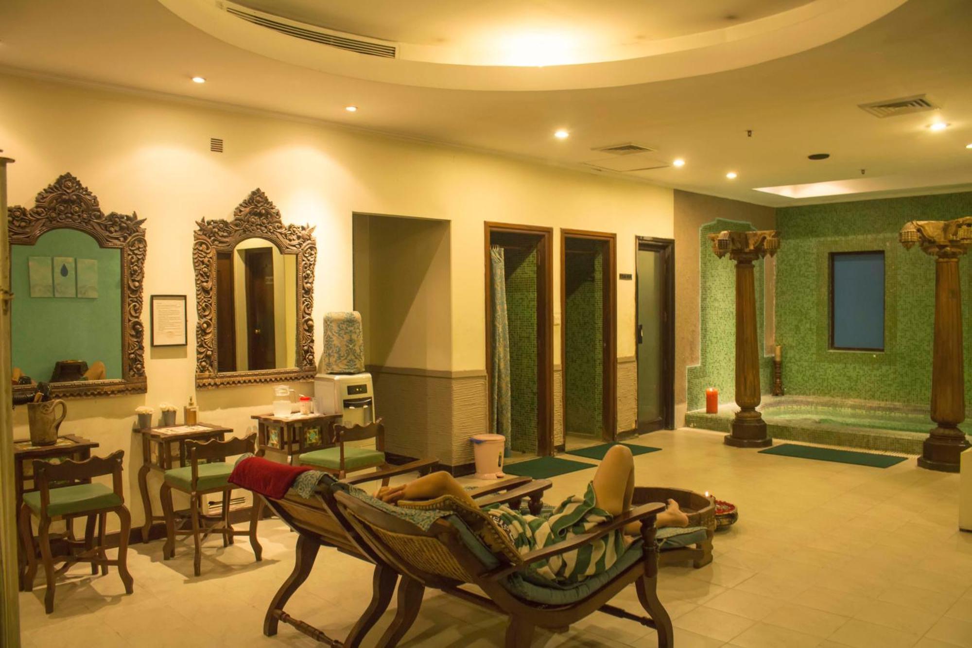 Gokarna Forest Resort Kathmandu Esterno foto